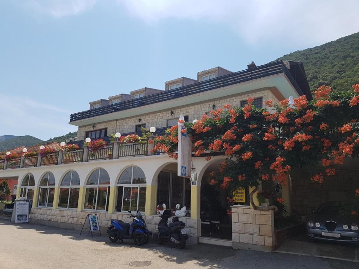 Hotel Pansion Antunovic Trpanj Exterior foto