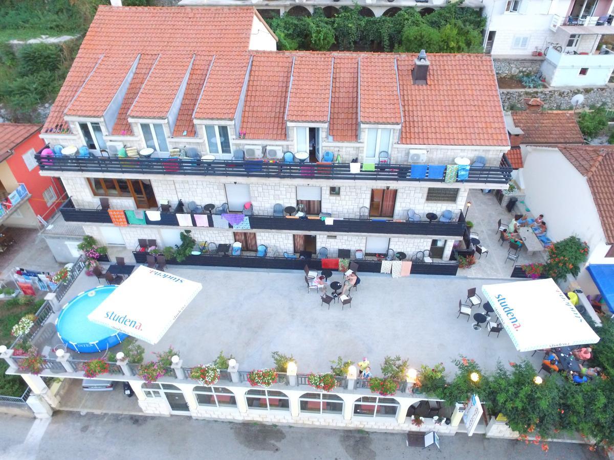 Hotel Pansion Antunovic Trpanj Exterior foto